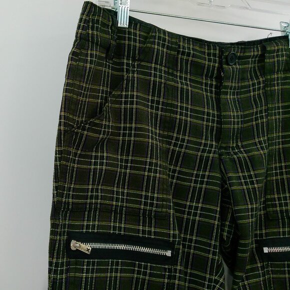 VINTAGE Tripp NYC Womens 13 Green Plaid Metal Ring Punk Low Rise Shorts Capri - Picture 4 of 13